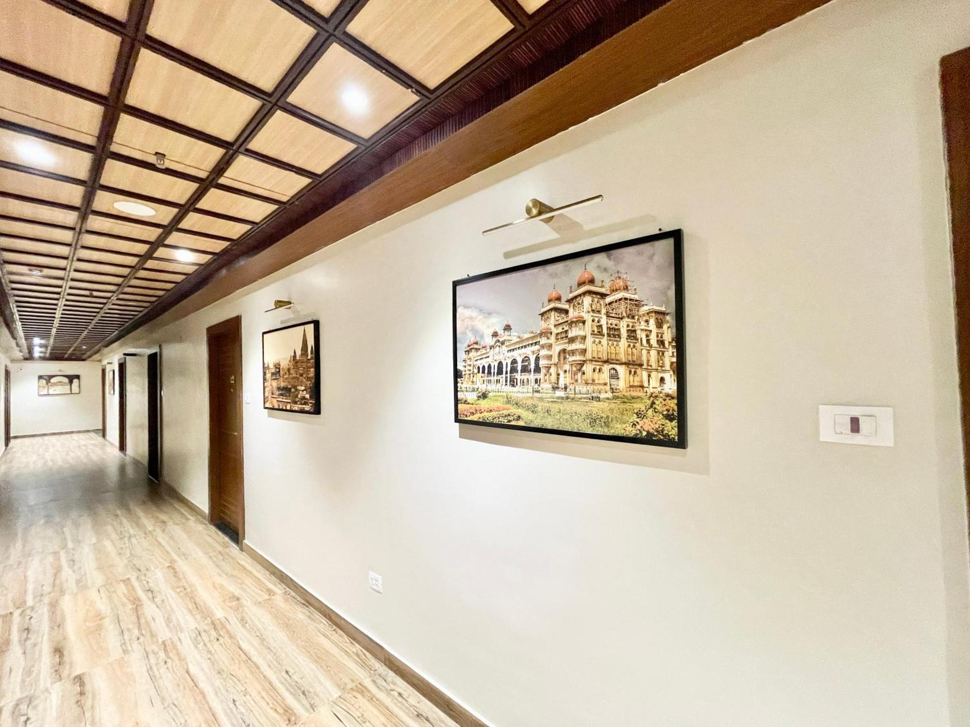 Hotel Vedangam Inn ! Varanasi - Foreigner'S Choice ! Fully Air-Conditioned Hotel With Parking Availability, Near Kashi Vishwanath Temple, And Ganga Ghat Buitenkant foto